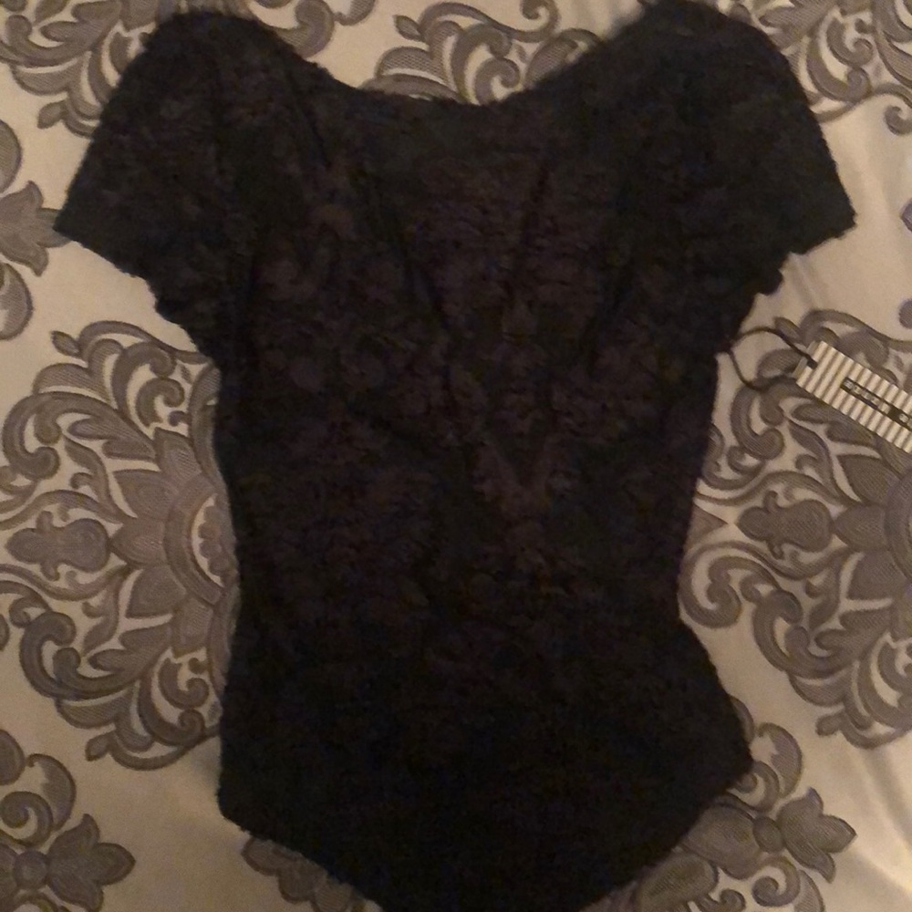 ✨NWT✨🤩Black Lace Bodysuit!!🤩